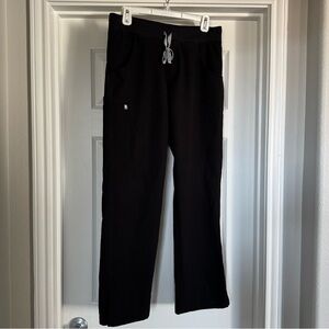 Women’s Figs Kade Cargo Scrub Pants